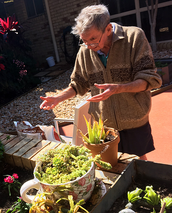 Beaumont Care Peninsula residents doing gardening