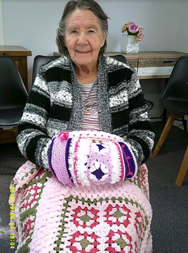 Residents Received Beautiful Gifts 