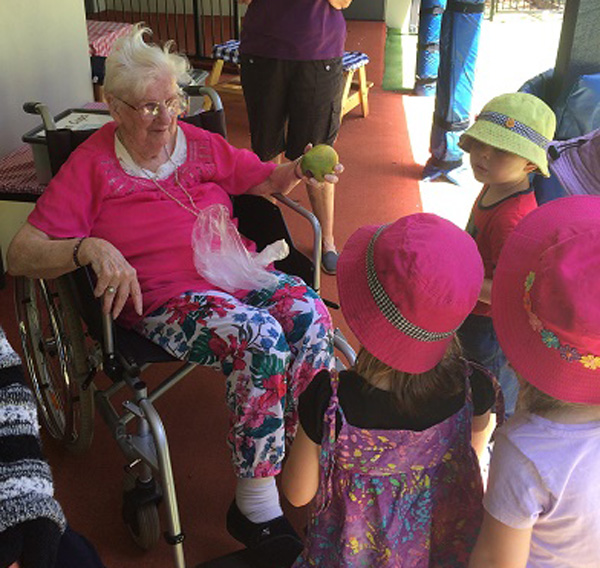 Children from Good Start Learning Centre visiting Beaumont Care Roslyn Lodge at North Tamborine